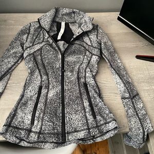 Size 2 lulu lemon zip up jacket